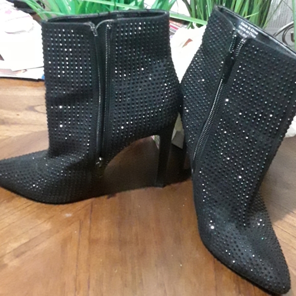 Woman's Boot - Picture 7 of 8